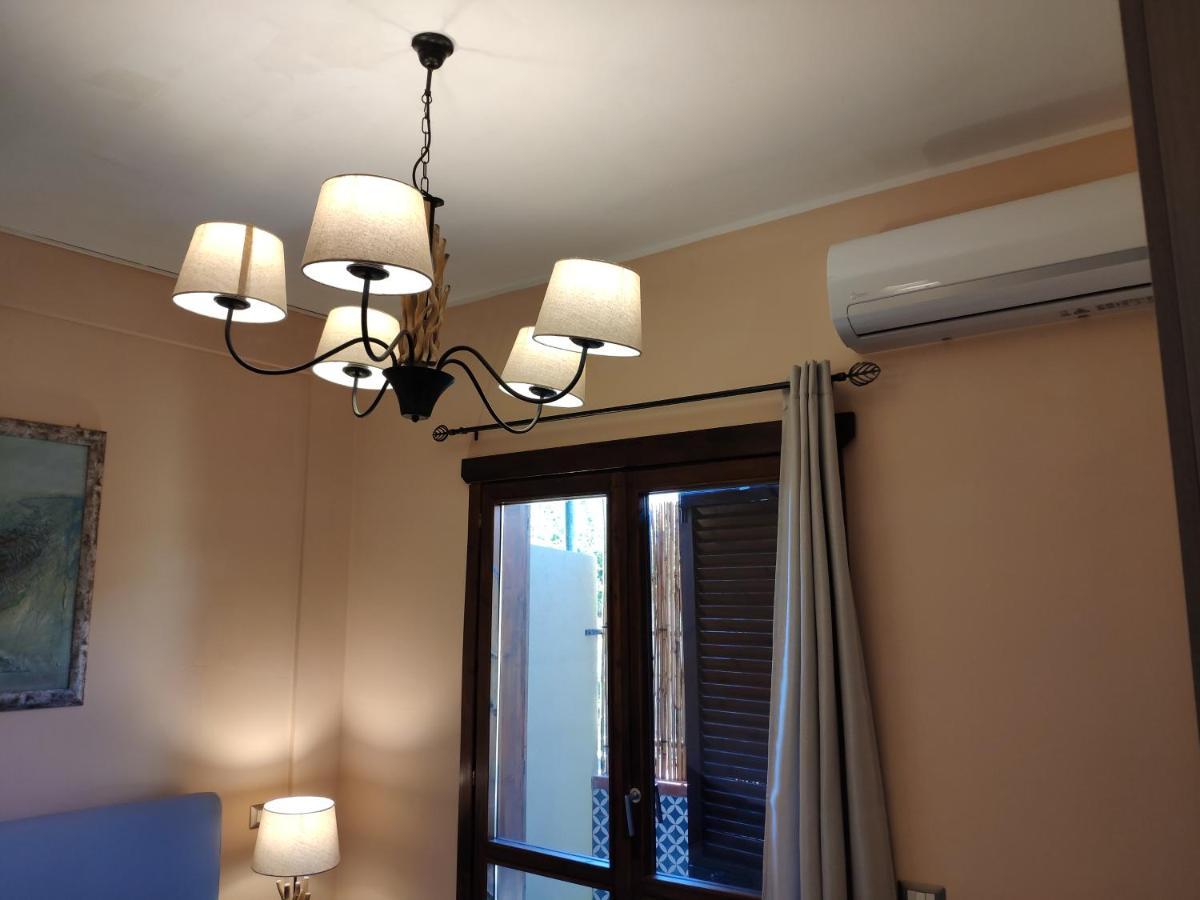 La Casa Dei Poeti Villa Villasimius Exterior foto